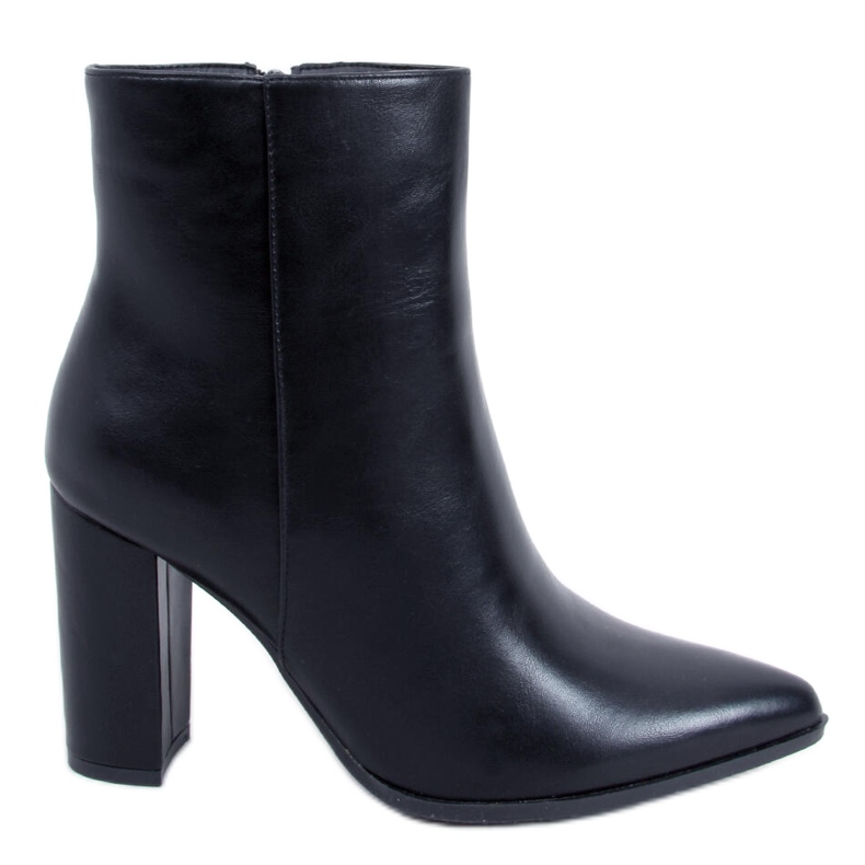 Classic Fergie Black high-heeled boots