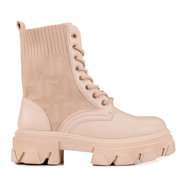 Women's platform boots with a flexible Shelovet upper beige