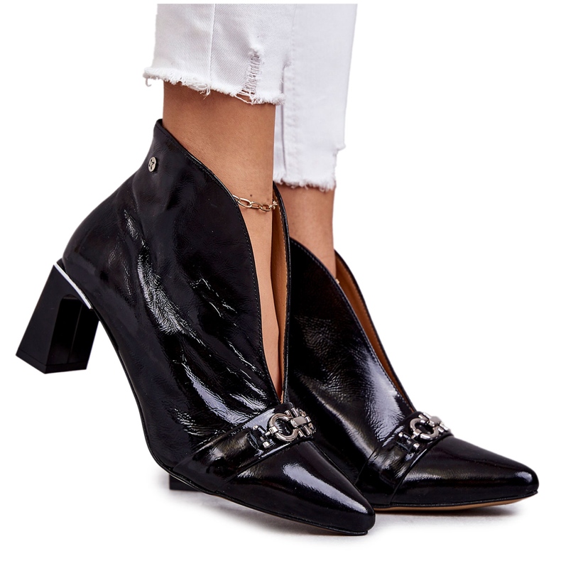 Leather boots on a post Maciejka Black 05262-01