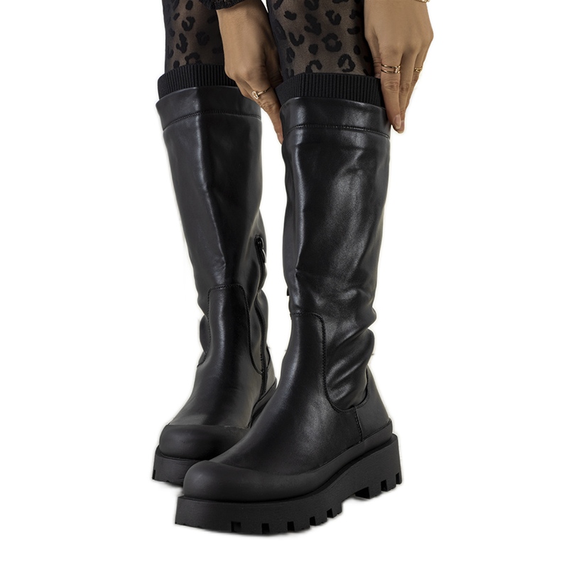 Black Deshina boots