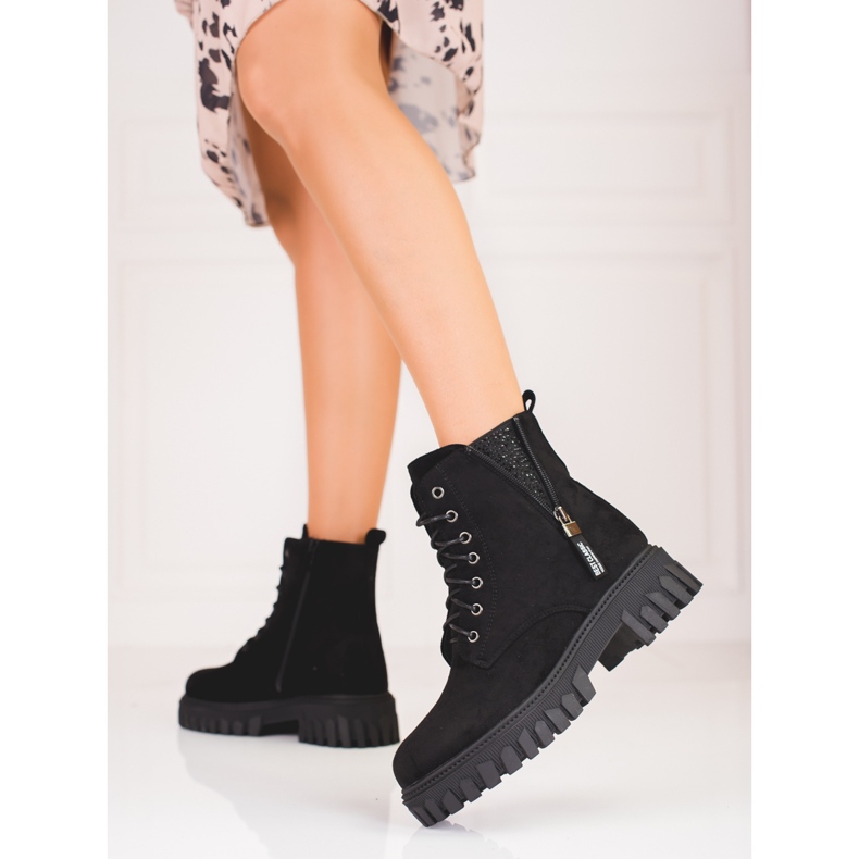 Women's lace-up ankle boots with a decorative upper black