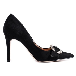 Black women's pumps with a high heel Black women's pumps with a high heel