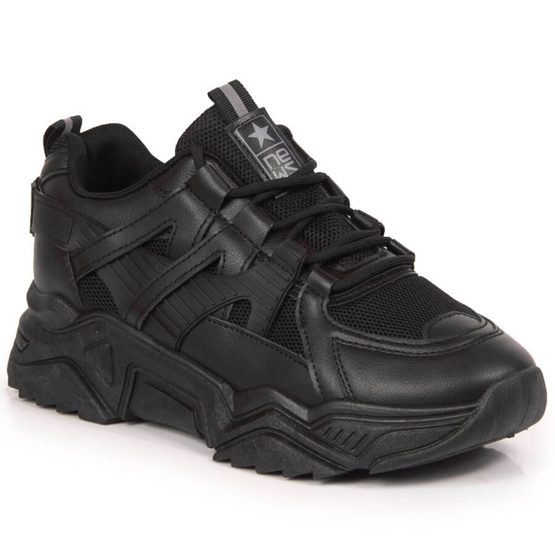 Women's sports shoes on a thick black sole NEWS Women's sports shoes on a thick black sole NEWS