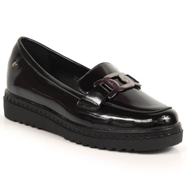 Lacquered women's moccasins on the black Vinceza platform