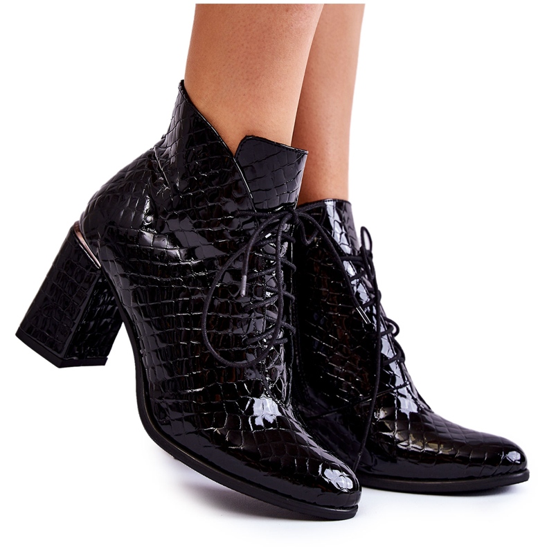 PA2 Women's black lacquered boots on a heel