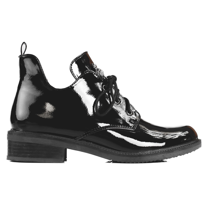 Patent women's boots with a Shelovet cut black
