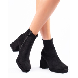 Women's ankle boots with a wide heel, black