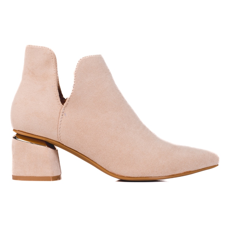 Ladies' beige boots with a Shelovet cut Ladies' beige boots with a Shelovet cut