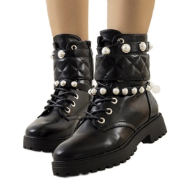 Black women's boots from Cesia Black women's boots from Cesia