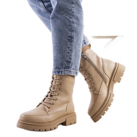 Caldera beige trappers