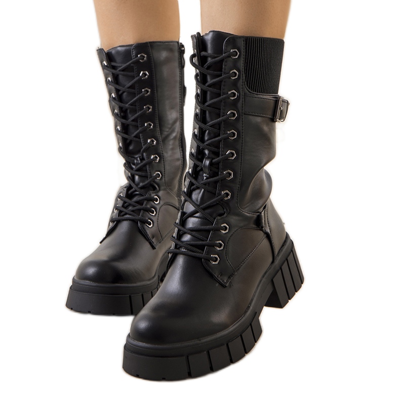 Black women's trappers Station