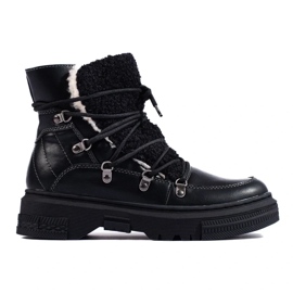 Black women's snow boots with sheepskin lining Black women's snow boots with sheepskin lining