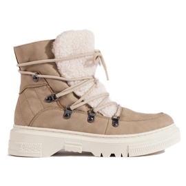 Beige women's snow boots with sheepskin Beige women's snow boots with sheepskin