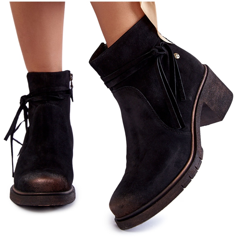 Women's Suede Booties Maciejka 05720-01 Black