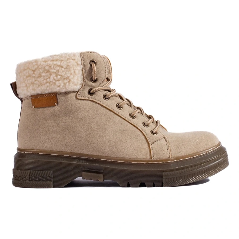 Ladies' beige boots with sheepskin coat Ladies' beige boots with sheepskin coat