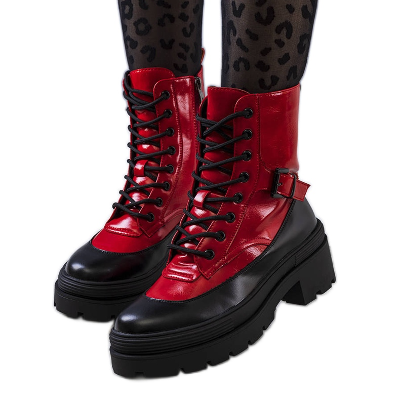 PA1 The red Norra trappers black