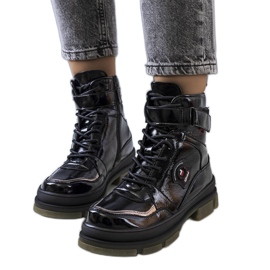 Black patent leather boots from Salent Black patent leather boots from Salent