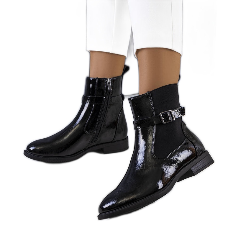 Black patent leather Isonti boots