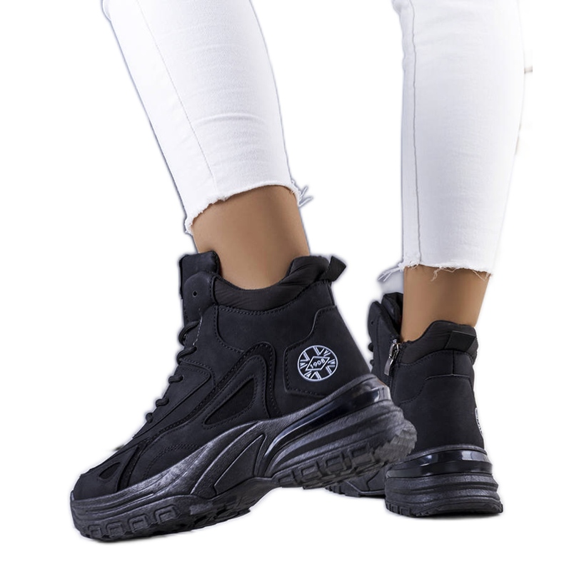 Black insulated boots LCJ-22-44-1353L Lee Cooper