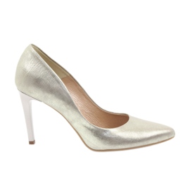 Espinto metallic pumps on the Złote 456/72 heel golden