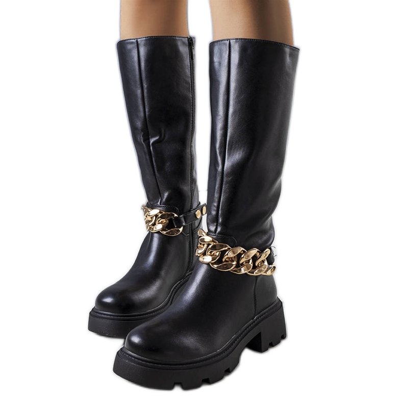 Black insulated boots from Cortino Black insulated boots from Cortino