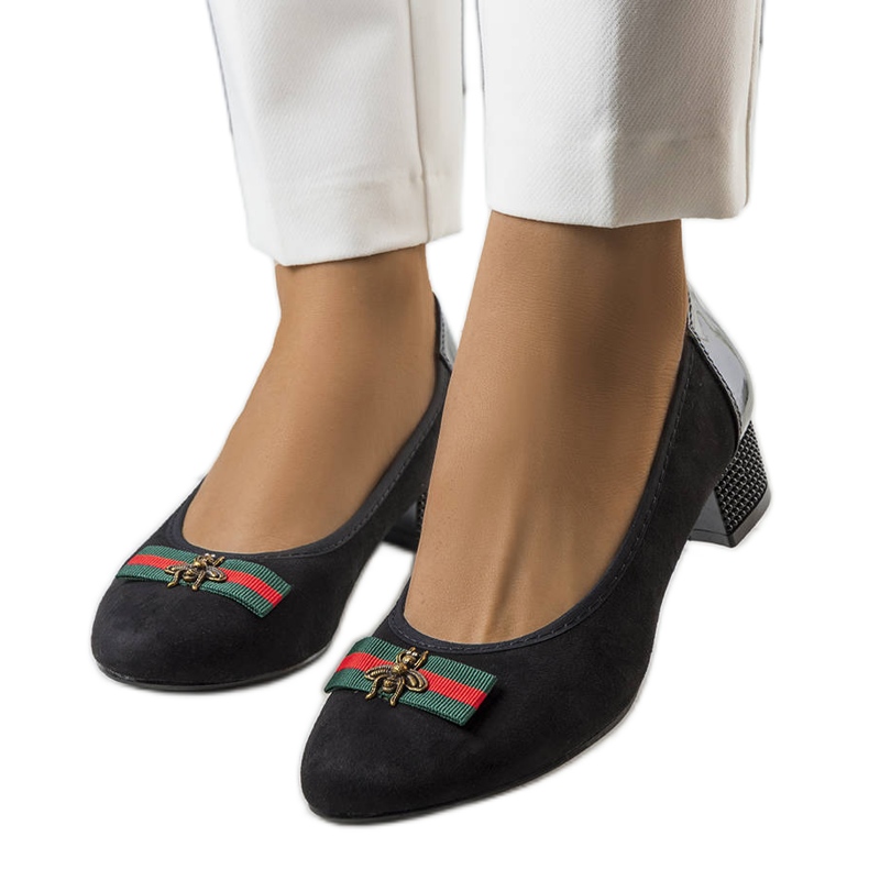 Black pumps from Manelia