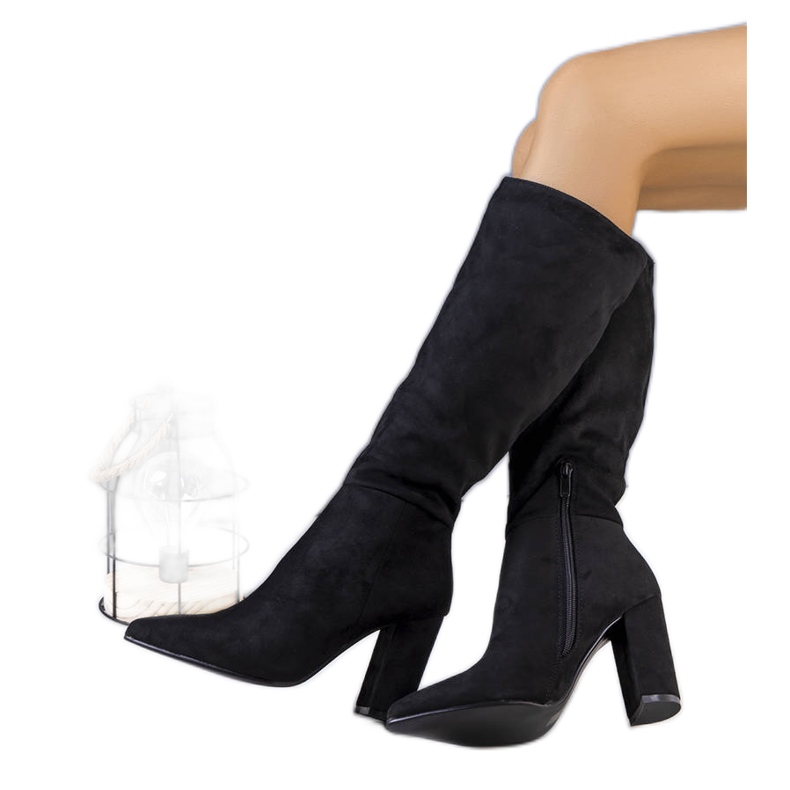 BM Black, insulated boots on the Narcis post