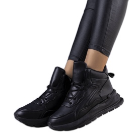 Black insulated sneakers from Tasma