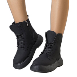 Black lined boots from Neile