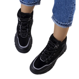 Black insulated boots from Rimu Black insulated boots from Rimu