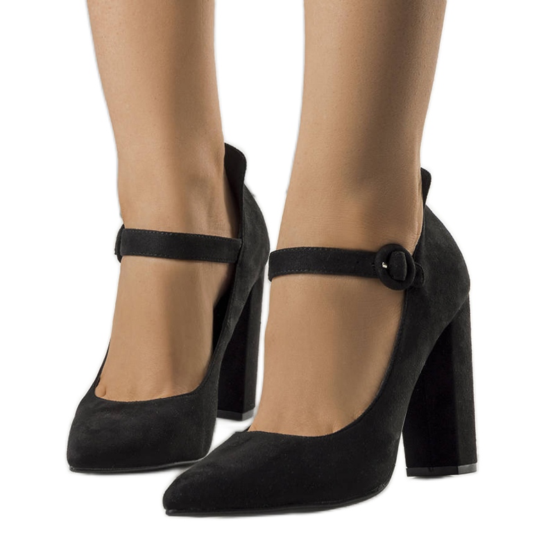 BM Black pumps with a Kaiser strap