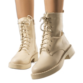 Beige insulated boots from Ildar Beige insulated boots from Ildar