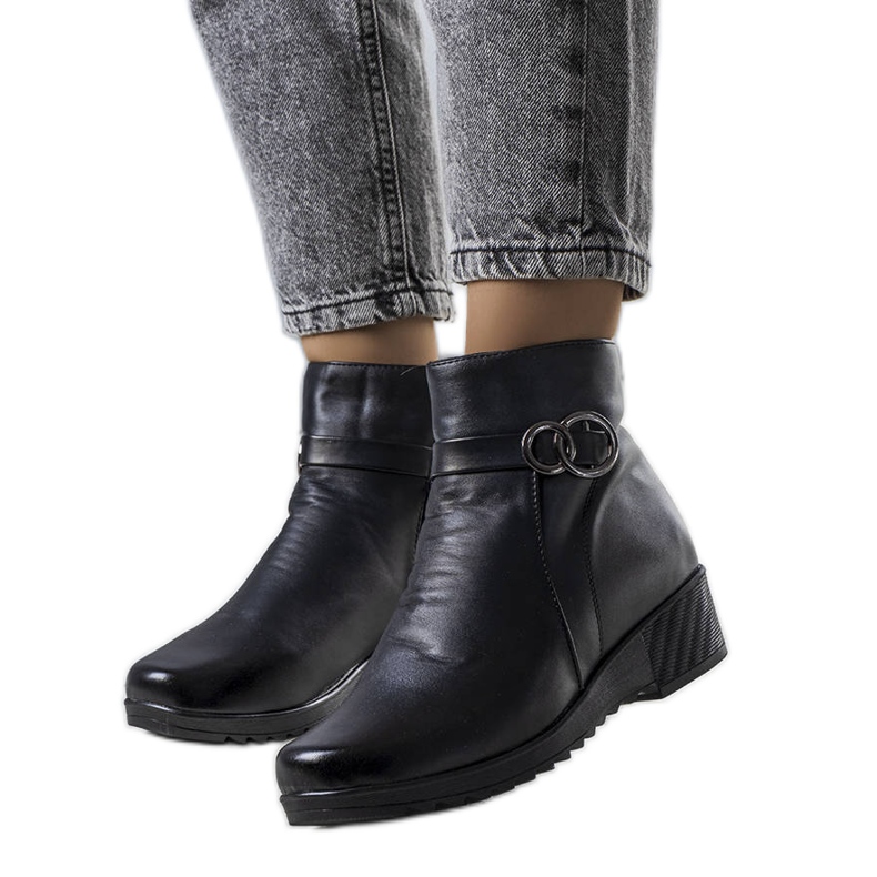 PA1 Black insulated boots on the wedge from Yarela