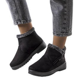 Black insulated snow boots with fur from Wren Black insulated snow boots with fur from Wren