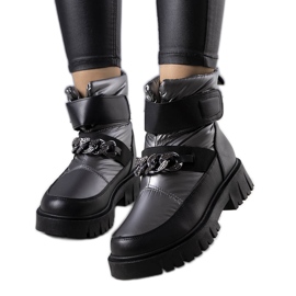 Silver snow boots with Ephraim chain black