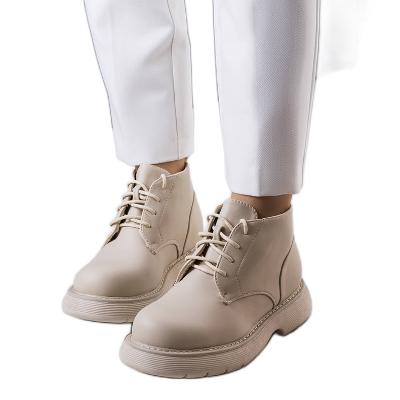 Beige insulated boots from Savino Beige insulated boots from Savino