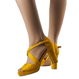 Artemi yellow sandals on the post