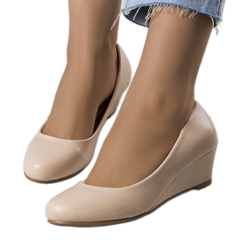 PA1 Beige wedge pumps from Arlai