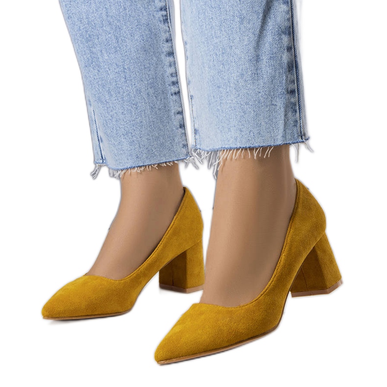 PA1 Yellow heeled pumps from Sadilla