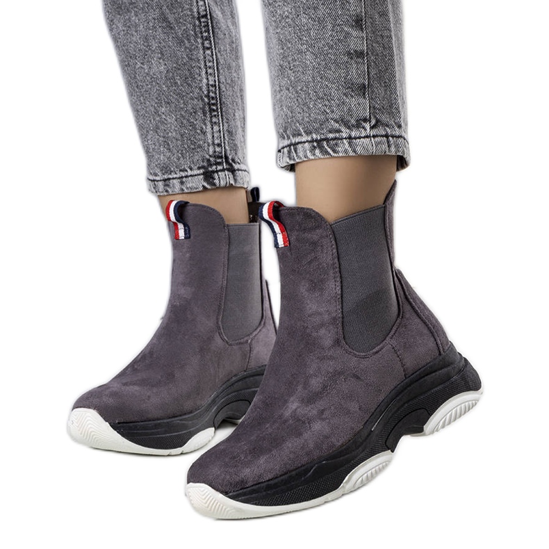 PA1 Gray insulated boots from Takani grey