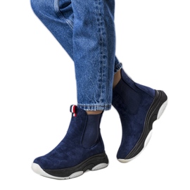 Navy blue insulated boots from Takani