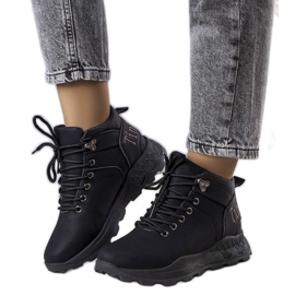 Women's black insulated boots from Adleri