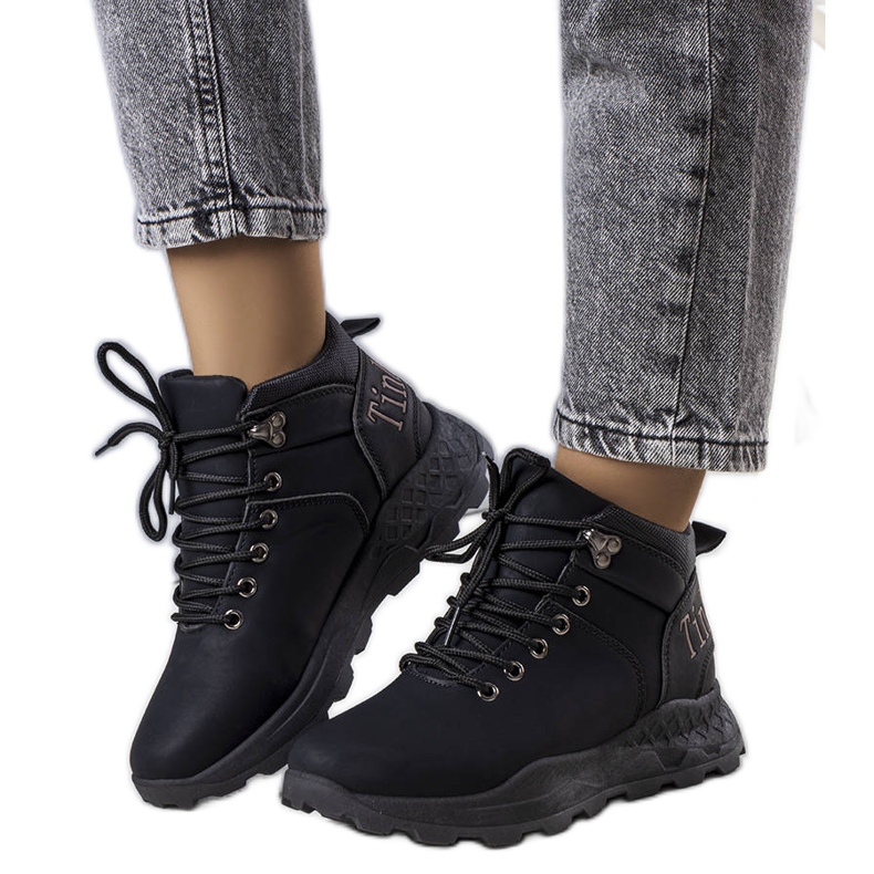 Women's black insulated boots from Adleri
