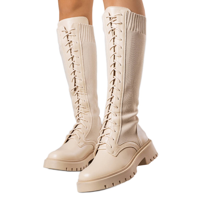 BM Beige lace-up boots from Monren