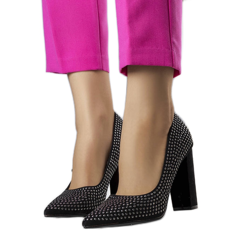 Torins black pumps on the block