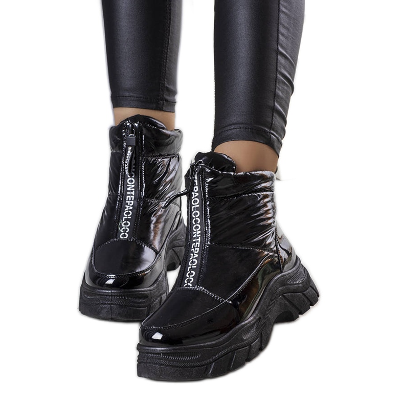 BM Black lacquered snow boots from Leonel