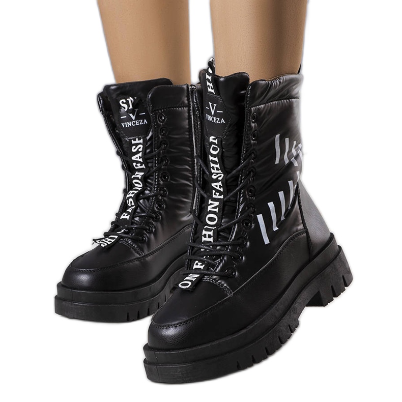 BM Sarai black snow boots