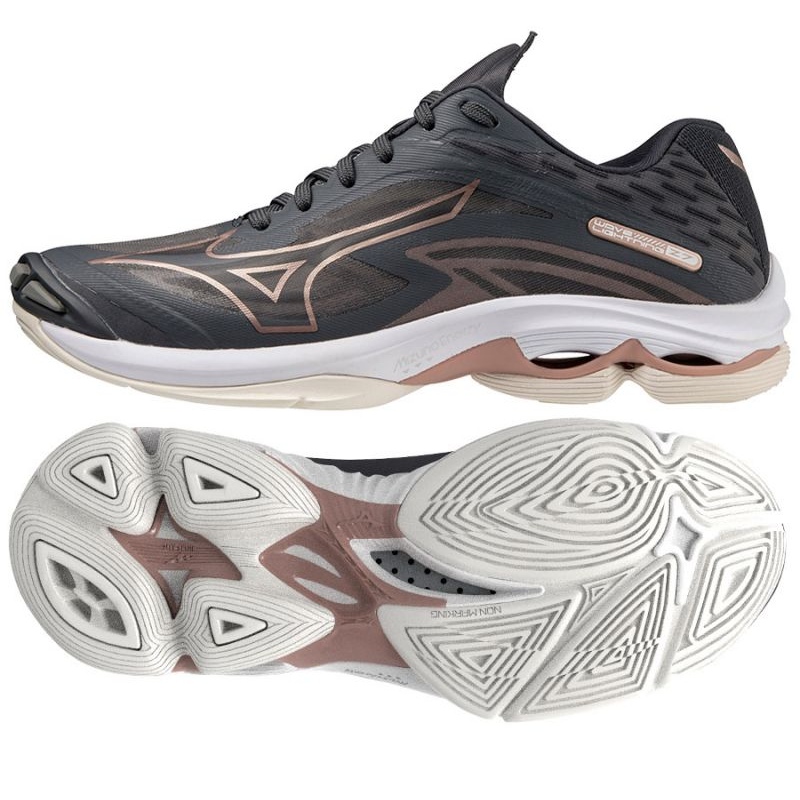 Black and gold 2024 mizuno volleyball shoes