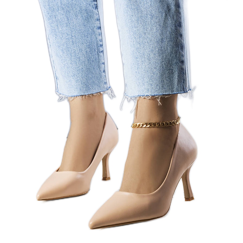 BM Beige low heel pumps from Jayda