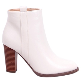 Classic boots on the post Alona Beige